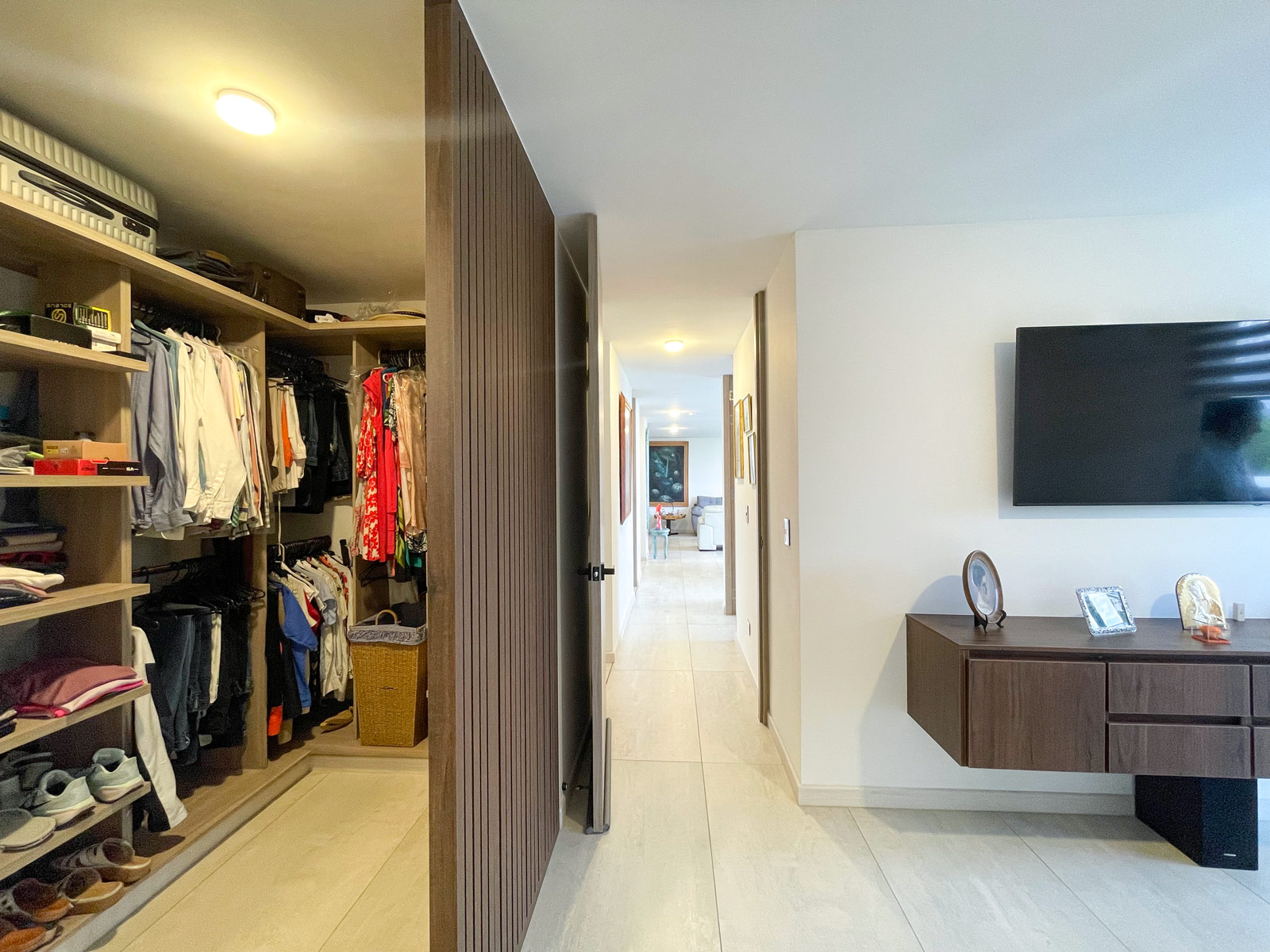 walk-in-closet-